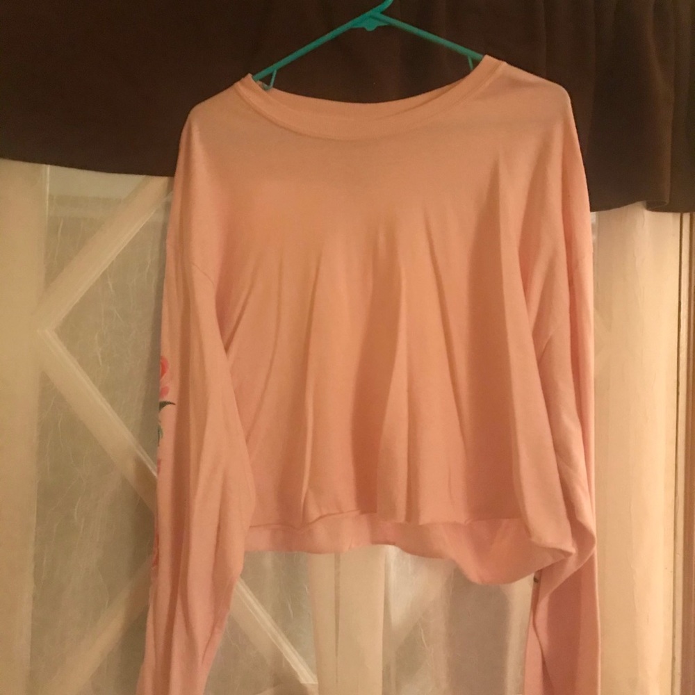 Light Pink cropped sweatshirt with rose pattern